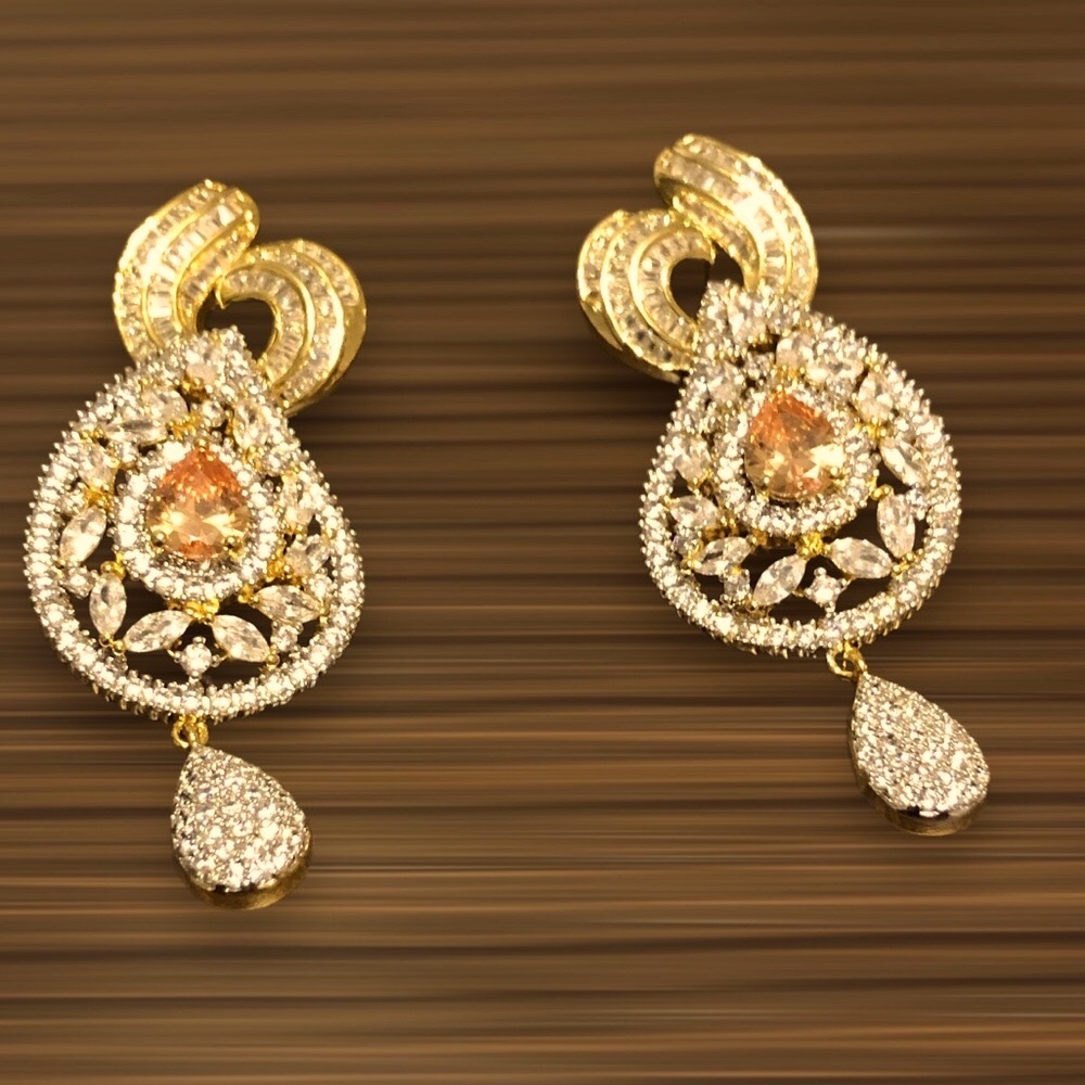 NWOT Elegant Filigree Teardrop Earrings
